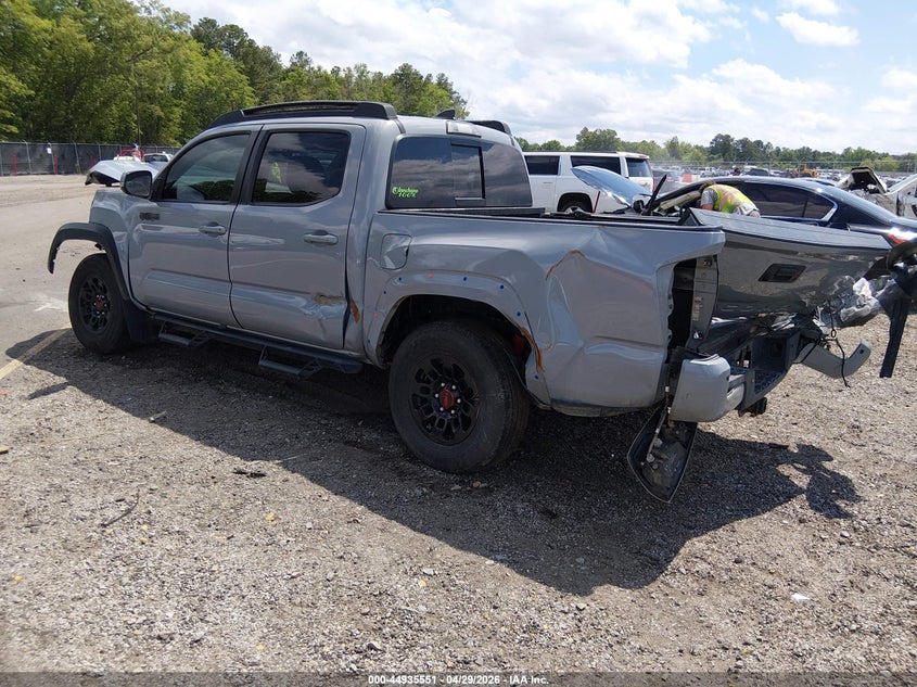 2017 Toyota Tacoma VIN 5TFCZ5AN0HX052502 IAAI salvage auction — FRONT & REAR, Salvage (South Carolina), sold $3,550 on 2026-07-08 (photo 3)
