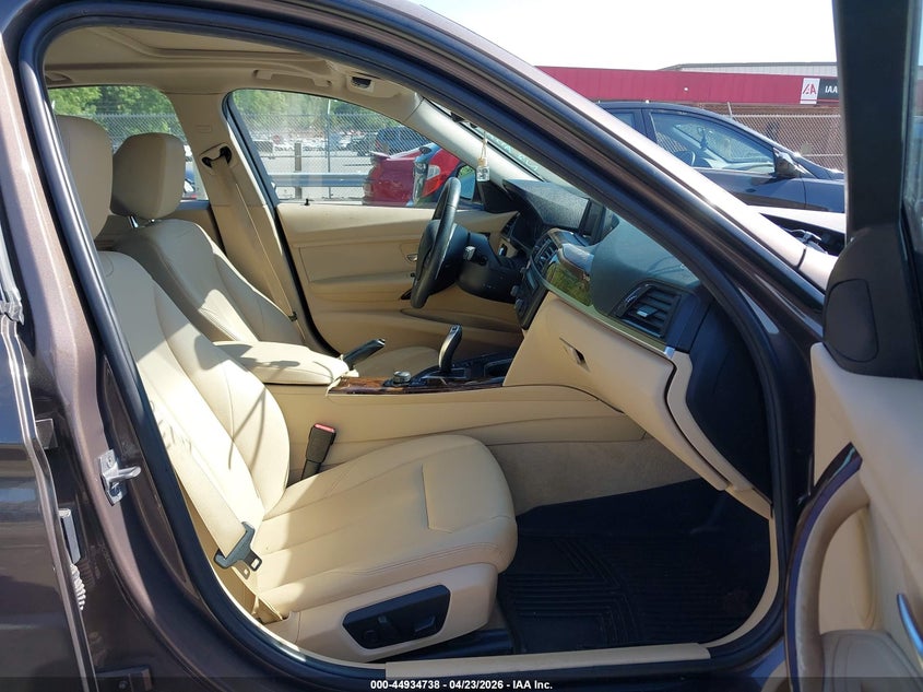 2015 BMW 3er VIN WBA3B1G55FNT03296 IAAI salvage auction — REAR END, Salvage Title, sold $2,400 on 2026-07-09 (photo 5)