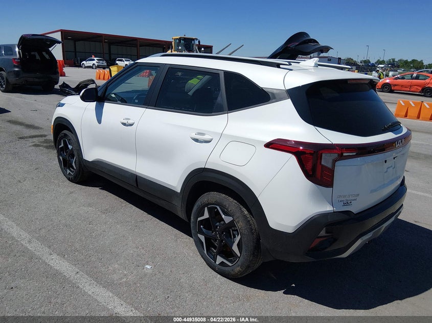 2025 Kia Seltos VIN KNDEUCAA0S7817997 IAAI salvage auction — RIGHT SIDE, Salvage (Illinois), sold $7,100 on 2026-07-21 (photo 3)