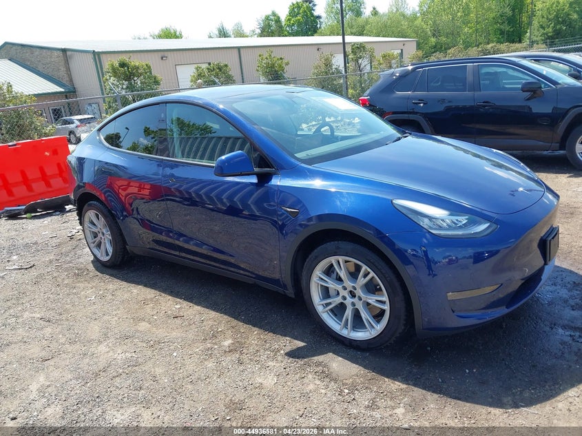 2022 Tesla Model y VIN 7SAYGDEE5NA005049 IAAI salvage auction — REAR END, Salvage Title, sold $11,150 on 2026-07-20 (photo 1)