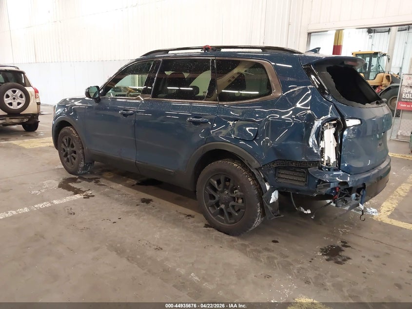 2025 Kia Telluride VIN 5XYP5DGC8SG648903 IAAI salvage auction — LEFT REAR, Salvage (Oregon), sold $20,250 on 2026-07-13 (photo 3)