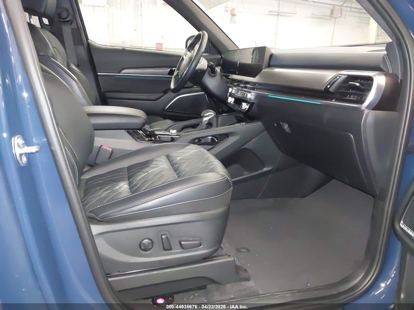 2025 Kia Telluride VIN 5XYP5DGC8SG648903 IAAI salvage auction — LEFT REAR, Salvage (Oregon), sold $20,250 on 2026-07-13 (photo 5)