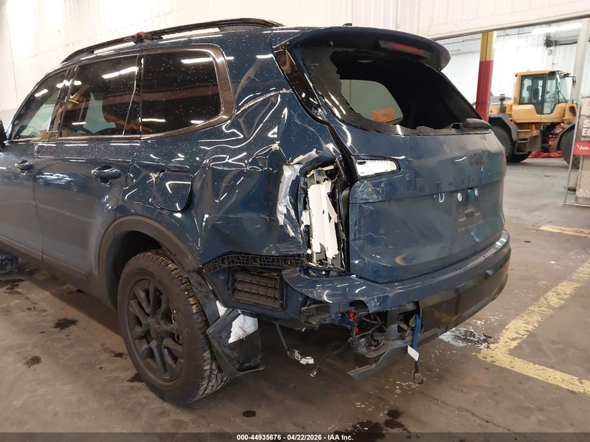 2025 Kia Telluride VIN 5XYP5DGC8SG648903 IAAI salvage auction — LEFT REAR, Salvage (Oregon), sold $20,250 on 2026-07-13 (photo 6)