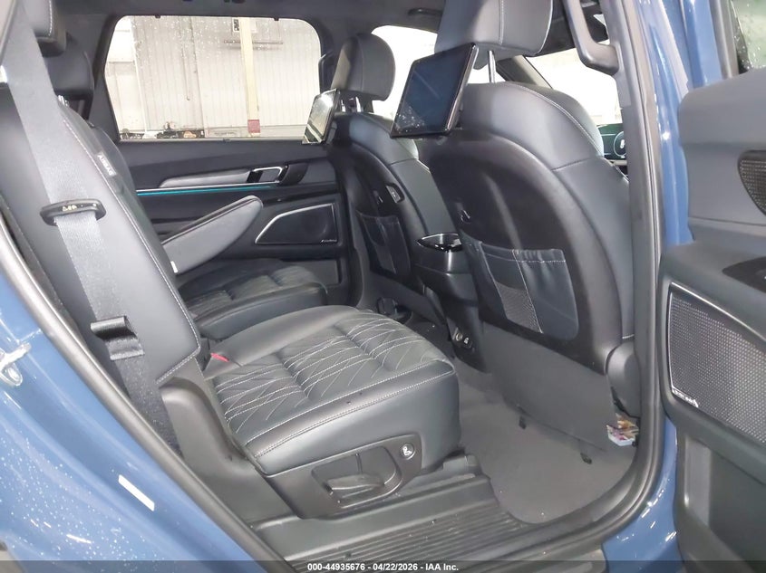 2025 Kia Telluride VIN 5XYP5DGC8SG648903 IAAI salvage auction — LEFT REAR, Salvage (Oregon), sold $20,250 on 2026-07-13 (photo 8)
