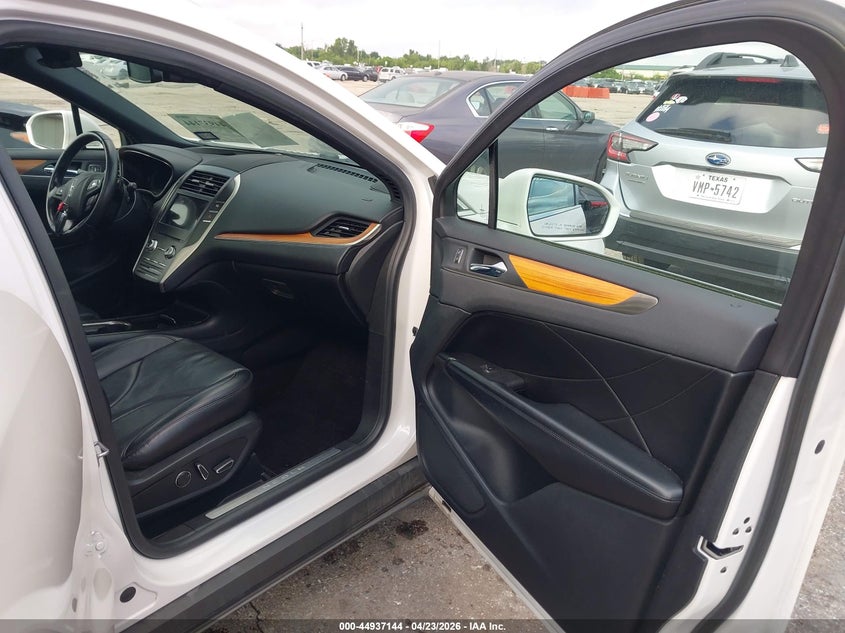 2019 Lincoln Mkc VIN 5LMCJ3D92KUL03399 IAAI salvage auction — FRONT END, Salvage Title, sold $2,600 on 2026-07-17 (photo 5)
