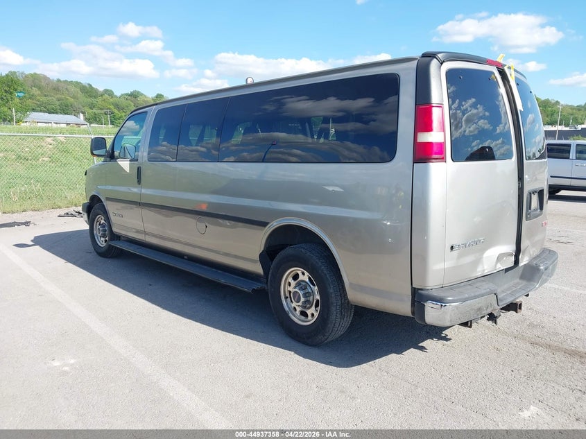 2004 Gmc Savana VIN 1GJHG39U641206468 IAAI salvage auction — REAR END, Salvage (Illinois), sold $850 on 2026-07-09 (photo 3)