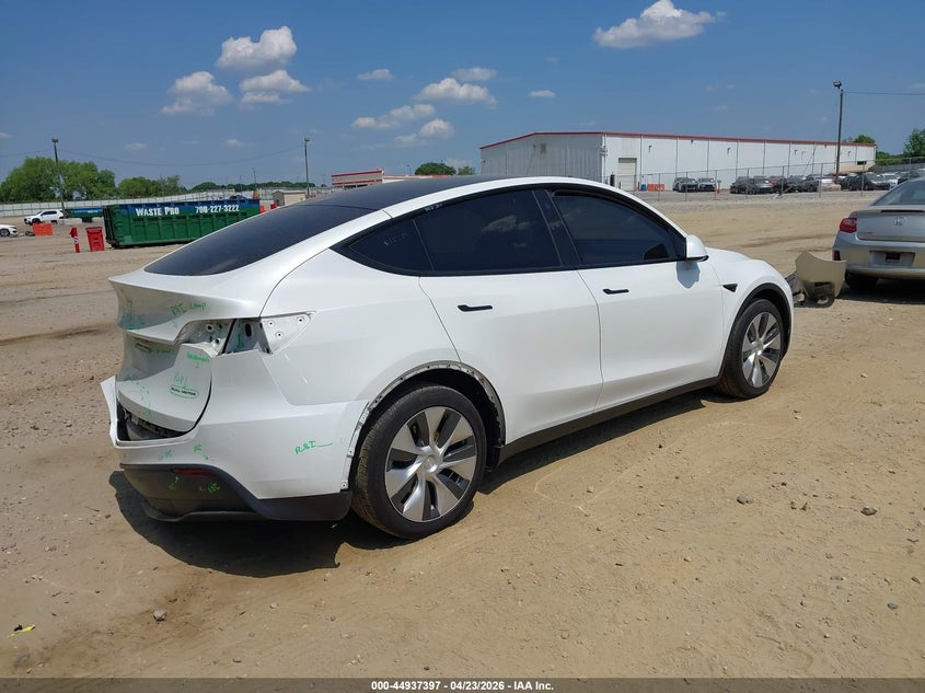 2021 Tesla Model y VIN 5YJYGDEE9MF204846 IAAI salvage auction — REAR END, Salvage Title, sold $9,900 on 2026-07-30 (photo 4)