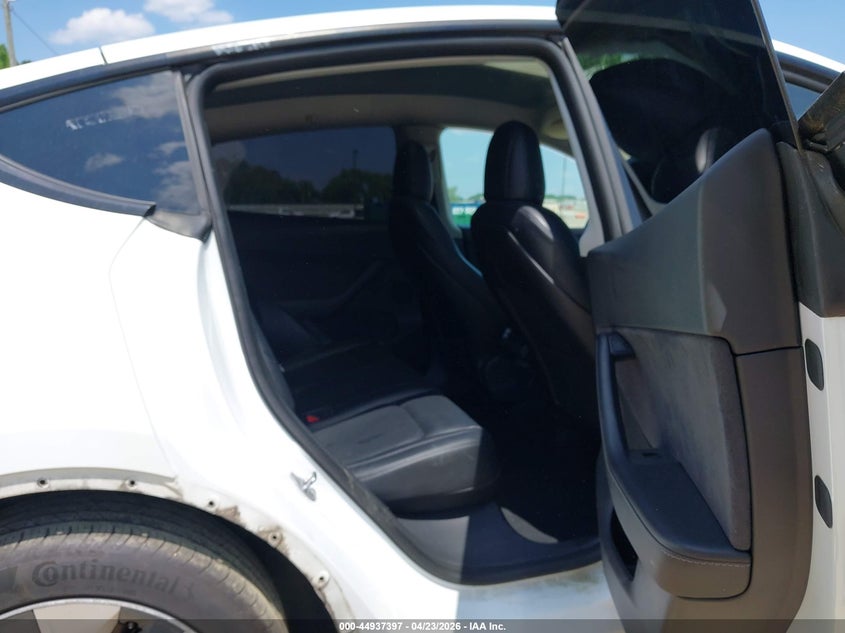 2021 Tesla Model y VIN 5YJYGDEE9MF204846 IAAI salvage auction — REAR END, Salvage Title, sold $9,900 on 2026-07-30 (photo 8)