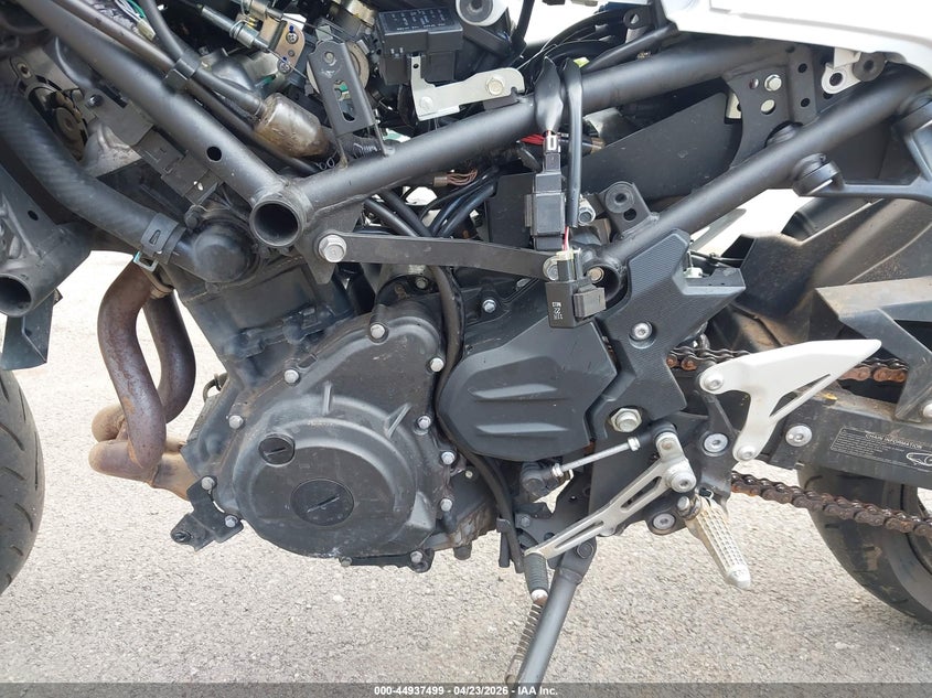 2025 Kawasaki Ninja VIN ML5EXGG17SDA68944 IAAI salvage auction — RIGHT SIDE, Salvage (Colorado), sold $375 on 2026-07-28 (photo 9)
