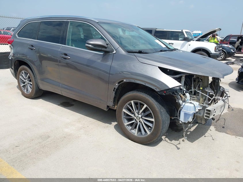 2018 Toyota Highlander VIN 5TDKZRFH6JS541004 IAAI salvage auction — FRONT END, Salvage Title, sold $5,000 on 2026-07-11 (photo 1)