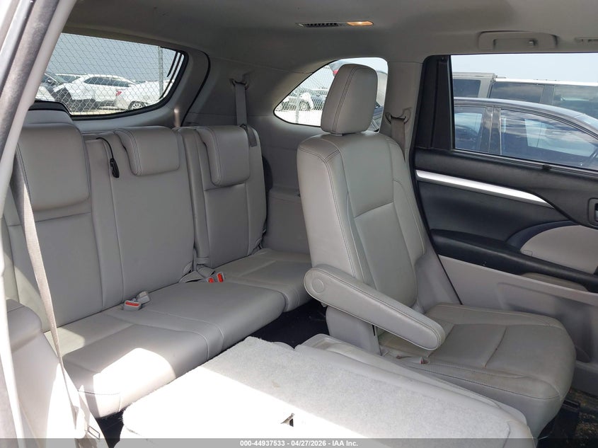 2018 Toyota Highlander VIN 5TDKZRFH6JS541004 IAAI salvage auction — FRONT END, Salvage Title, sold $5,000 on 2026-07-11 (photo 8)