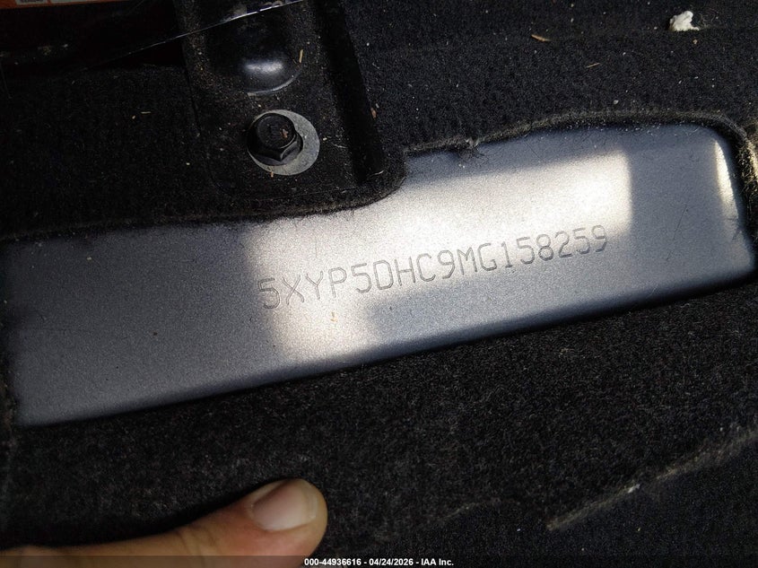 2021 Kia Telluride VIN 5XYP5DHC9MG158259 IAAI salvage auction — LEFT & RIGHT, Salvage Title, sold $4,400 on 2026-07-14 (photo 9)