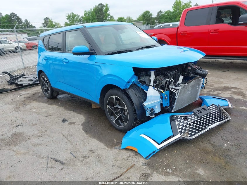 2025 Kia Soul VIN KNDJ33AU8S7274703 IAAI salvage auction — FRONT END, Salvage (Virginia), sold $6,700 on 2026-07-24 (photo 1)