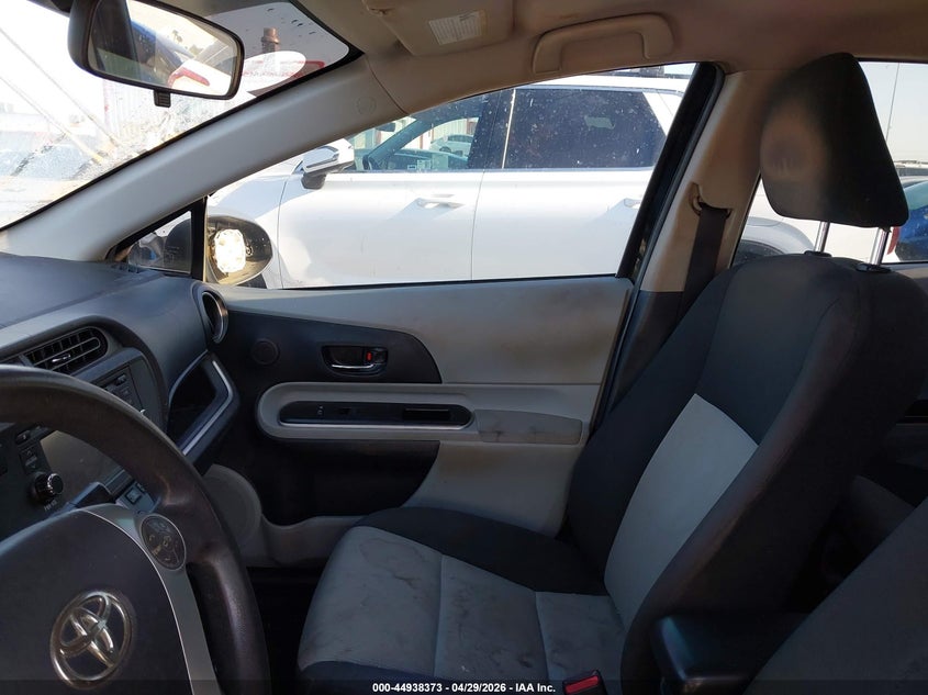 2014 Toyota Prius c VIN JTDKDTB37E1565255 IAAI salvage auction — RIGHT SIDE, Salvage (California), sold $850 on 2026-07-09 (photo 5)
