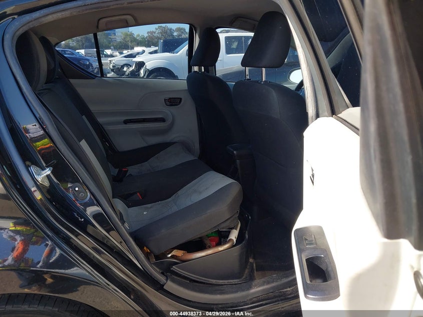 2014 Toyota Prius c VIN JTDKDTB37E1565255 IAAI salvage auction — RIGHT SIDE, Salvage (California), sold $850 on 2026-07-09 (photo 8)