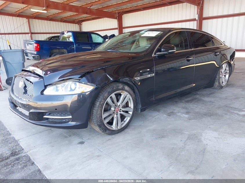 2014 Jaguar Xj VIN SAJWA2GZ4E8V63571 IAAI salvage auction — RIGHT FRONT, Salvage (Arizona), sold $825 on 2026-07-28 (photo 2)