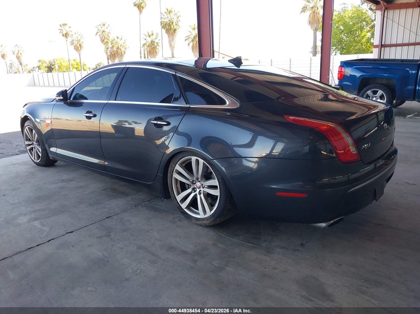 2014 Jaguar Xj VIN SAJWA2GZ4E8V63571 IAAI salvage auction — RIGHT FRONT, Salvage (Arizona), sold $825 on 2026-07-28 (photo 3)