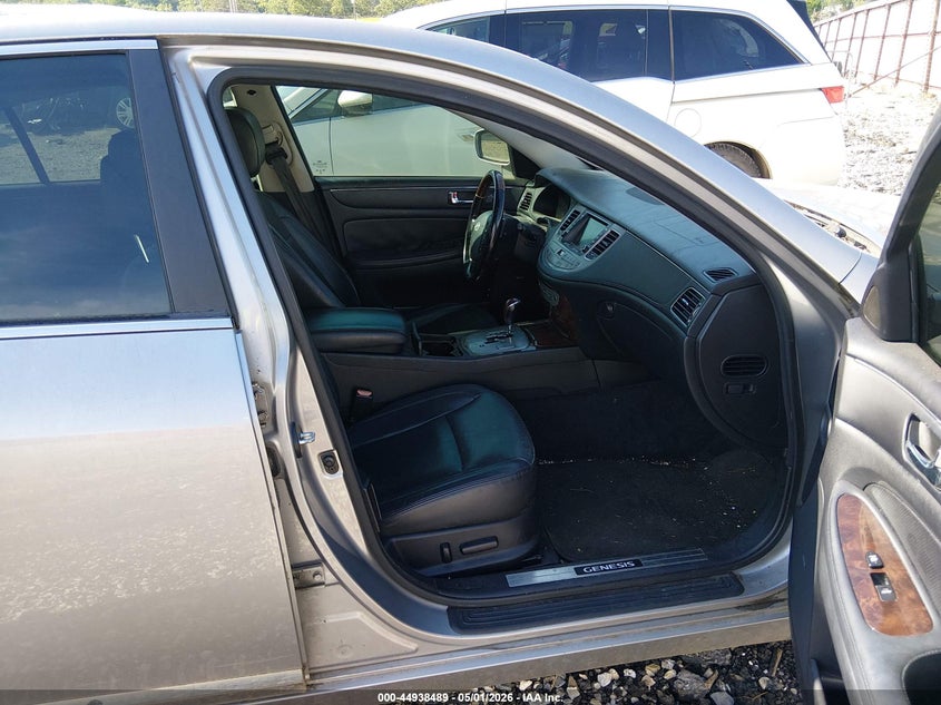 2010 Hyundai Genesis VIN KMHGC4DF3AU094103 IAAI salvage auction — NORMAL WEAR, Clear (Arkansas), sold $400 on 2026-07-30 (photo 5)