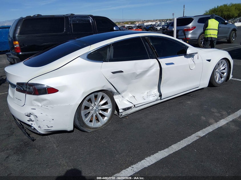 2020 Tesla Model s VIN 5YJSA1E29LF363750 IAAI salvage auction — RIGHT SIDE, Salvage (Nevada), sold $8,000 on 2026-07-31 (photo 4)