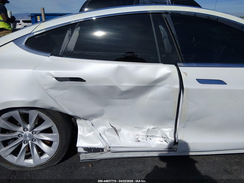 2020 Tesla Model s VIN 5YJSA1E29LF363750 IAAI salvage auction — RIGHT SIDE, Salvage (Nevada), sold $8,000 on 2026-07-31 (photo 6)