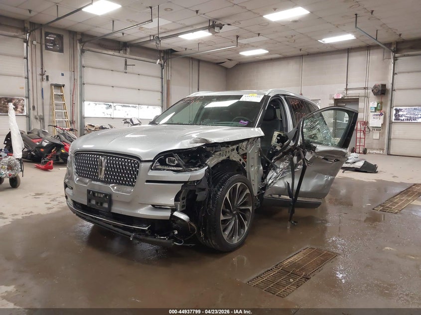 2020 Lincoln Aviator VIN 5LM5J7XC8LGL16536 IAAI salvage auction — LEFT SIDE, Salvage Title, sold $7,350 on 2026-07-20 (photo 2)