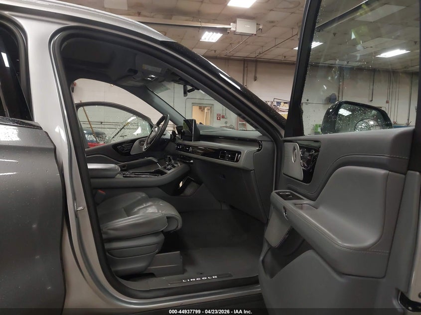 2020 Lincoln Aviator VIN 5LM5J7XC8LGL16536 IAAI salvage auction — LEFT SIDE, Salvage Title, sold $7,350 on 2026-07-20 (photo 5)