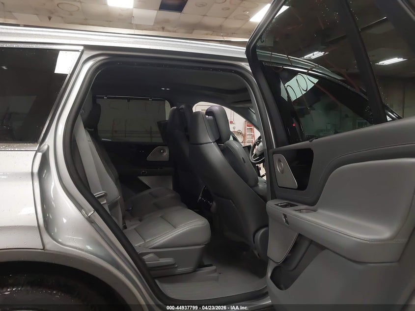 2020 Lincoln Aviator VIN 5LM5J7XC8LGL16536 IAAI salvage auction — LEFT SIDE, Salvage Title, sold $7,350 on 2026-07-20 (photo 8)