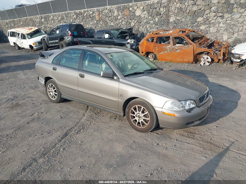 2004 Volvo S40 VIN YV1VS27544F091445 IAAI salvage auction — REAR END, Clear (Hawaii), sold $25 on 2026-08-11 (photo 1)