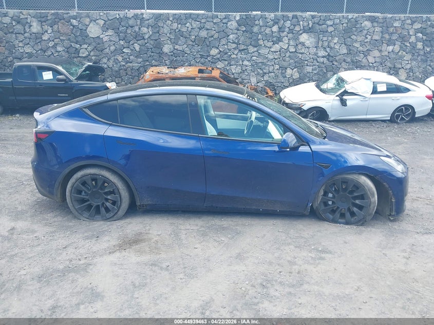 2021 Tesla Model y VIN 5YJYGDEE4MF198664 IAAI salvage auction — RIGHT SIDE, Salvage (Hawaii), sold $6,900 on 2026-07-16 (photo 6)