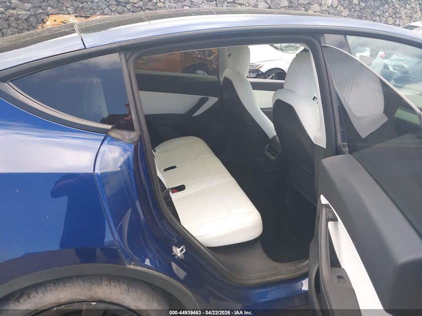 2021 Tesla Model y VIN 5YJYGDEE4MF198664 IAAI salvage auction — RIGHT SIDE, Salvage (Hawaii), sold $6,900 on 2026-07-16 (photo 8)