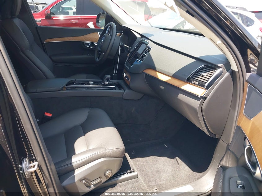 2024 Volvo Xc90 VIN YV4062PE5R1196730 IAAI salvage auction — RIGHT FRONT, Salvage (California), sold $23,100 on 2026-07-08 (photo 5)