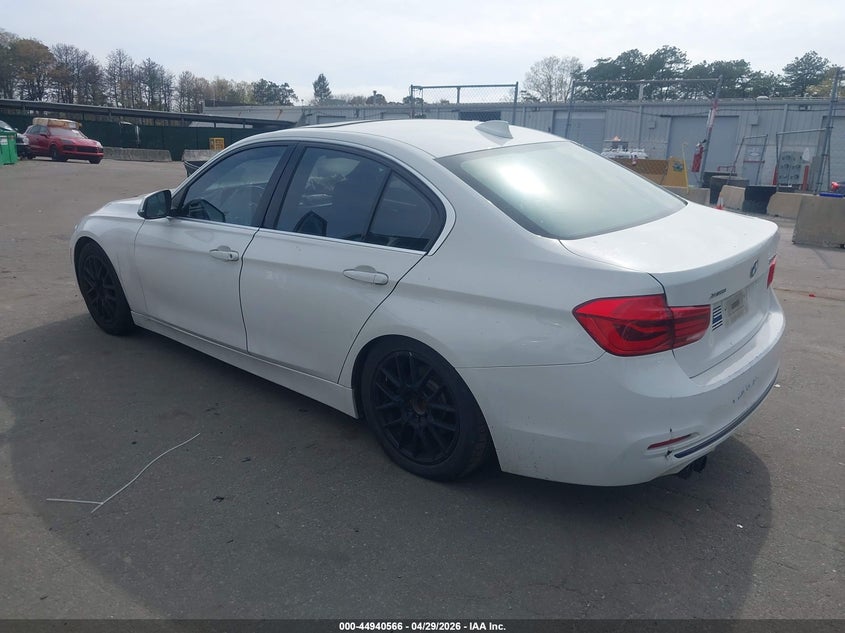 2018 BMW VIN WBA8D9G56JNU68636 IAAI salvage auction — RIGHT SIDE, Salvage (Pennsylvania), sold $2,650 on 2026-07-21 (photo 3)