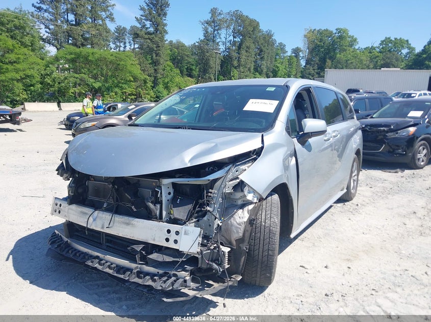 2022 Toyota Sienna VIN 5TDKRKEC0NS102643 IAAI salvage auction — FRONT END, Salvage (Georgia), sold $11,500 on 2026-07-14 (photo 2)