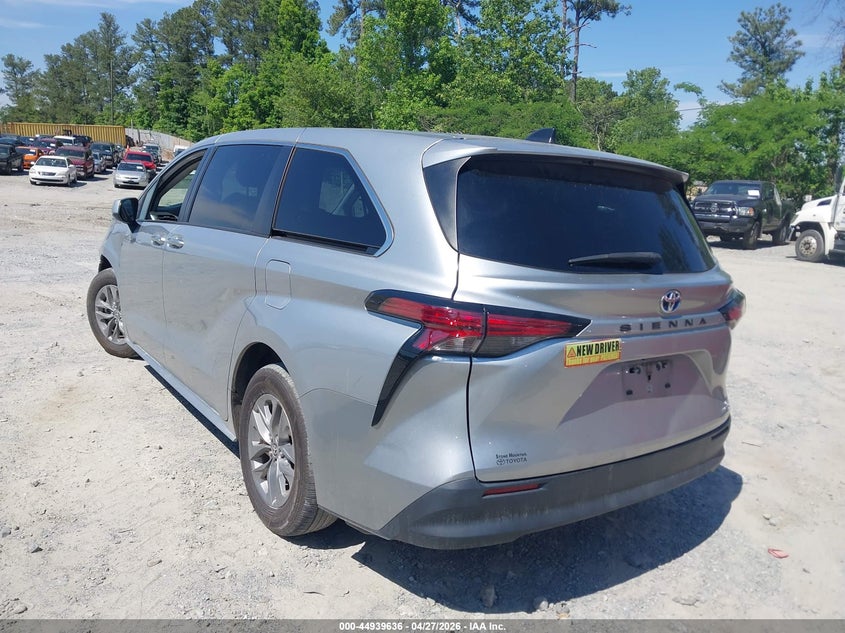 2022 Toyota Sienna VIN 5TDKRKEC0NS102643 IAAI salvage auction — FRONT END, Salvage (Georgia), sold $11,500 on 2026-07-14 (photo 3)