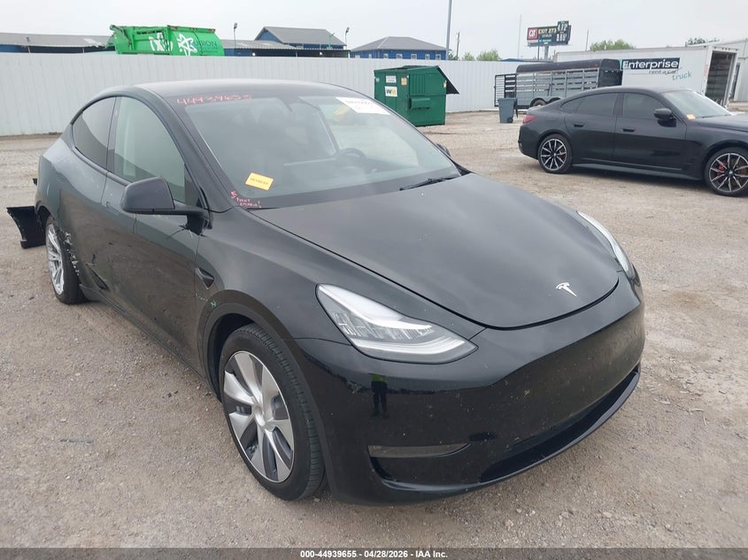 2021 Tesla Model y VIN 5YJYGDED6MF163096 IAAI salvage auction — SIDE, Salvage (Texas), sold $5,800 on 2026-07-25 (photo 1)