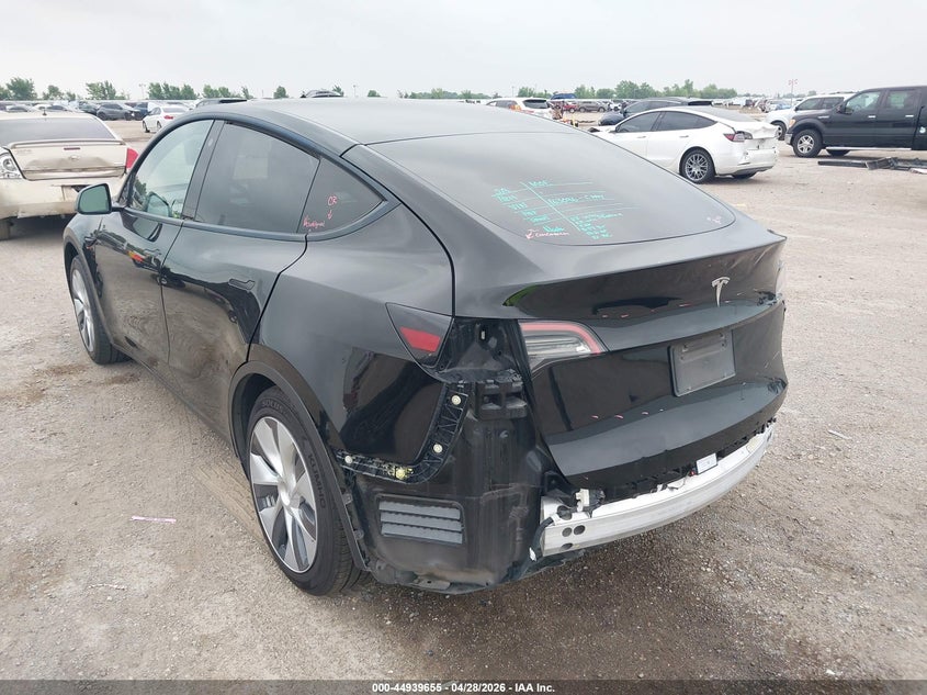 2021 Tesla Model y VIN 5YJYGDED6MF163096 IAAI salvage auction — SIDE, Salvage (Texas), sold $5,800 on 2026-07-25 (photo 3)