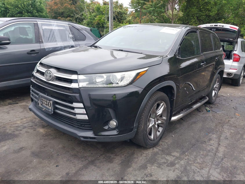 2018 Toyota Highlander VIN 5TDDZRFH3JS495916 IAAI salvage auction — REAR END, Salvage Title, sold $13,500 on 2026-07-09 (photo 2)