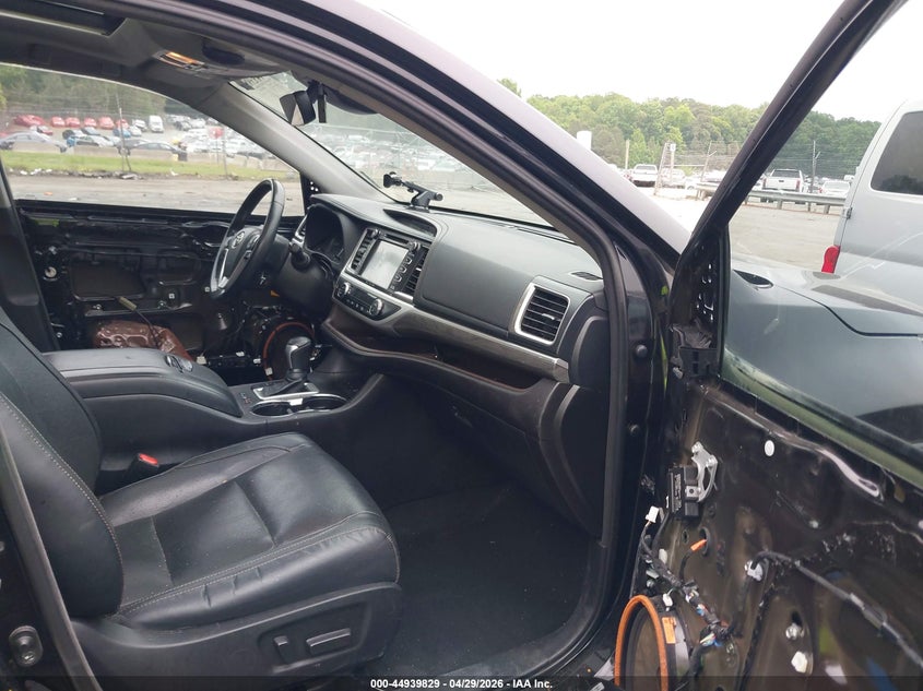 2018 Toyota Highlander VIN 5TDDZRFH3JS495916 IAAI salvage auction — REAR END, Salvage Title, sold $13,500 on 2026-07-09 (photo 5)