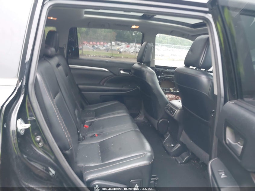 2018 Toyota Highlander VIN 5TDDZRFH3JS495916 IAAI salvage auction — REAR END, Salvage Title, sold $13,500 on 2026-07-09 (photo 8)