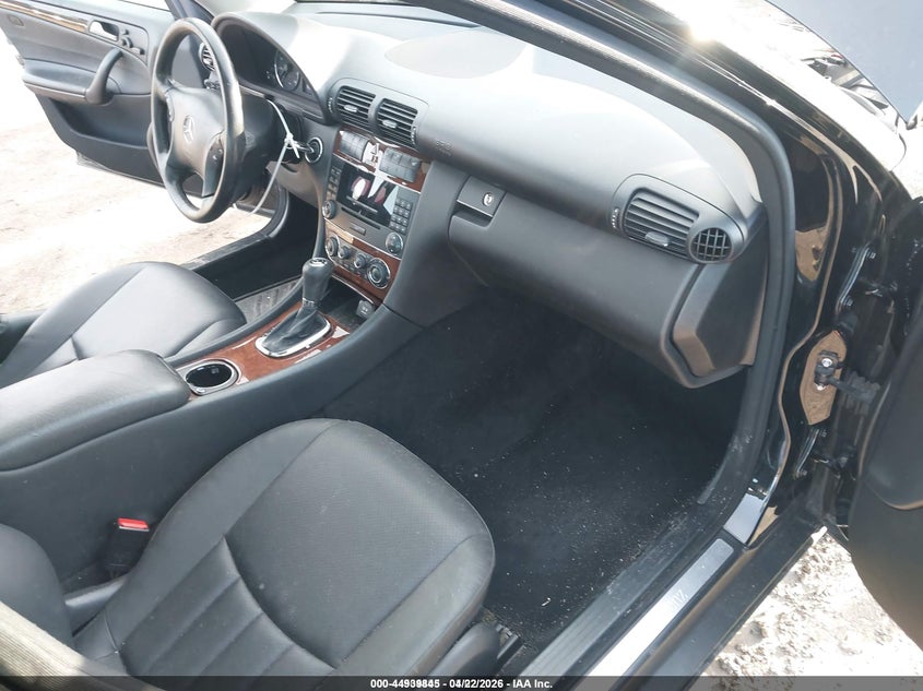 2007 Mercedes-benz C-klasse VIN WDBRF92H37F915153 IAAI salvage auction — FRONT & REAR, Mv-907A (New York), sold $525 on 2026-08-04 (photo 5)