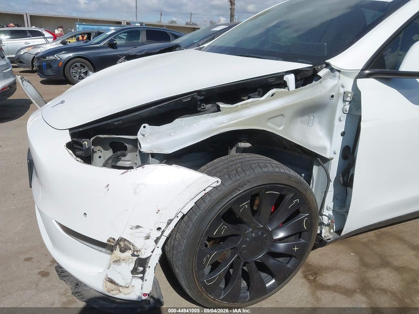 2022 Tesla Model y VIN 7SAYGDEF4NF523875 IAAI salvage auction — LEFT FRONT, Salvage (Arizona), sold $11,500 on 2026-07-30 (photo 6)