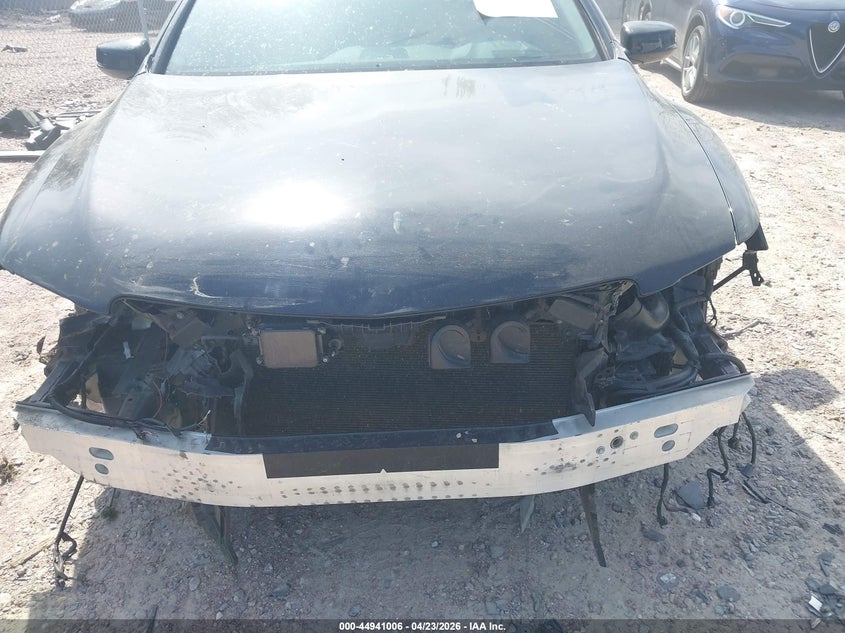 2014 Acura RLX VIN JH4KC1F92EC006091 IAAI salvage auction — SIDE, Salvage Title, sold $175 on 2026-07-22 (photo 6)