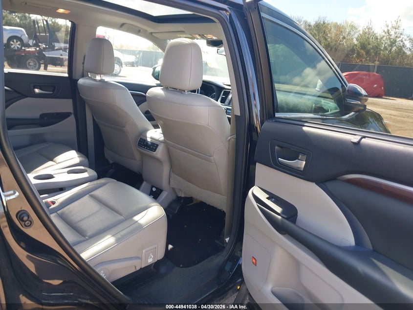 2014 Toyota Highlander VIN 5TDDKRFHXES067318 IAAI salvage auction — RIGHT SIDE, Clear (Indiana), sold $9,700 on 2026-07-07 (photo 8)