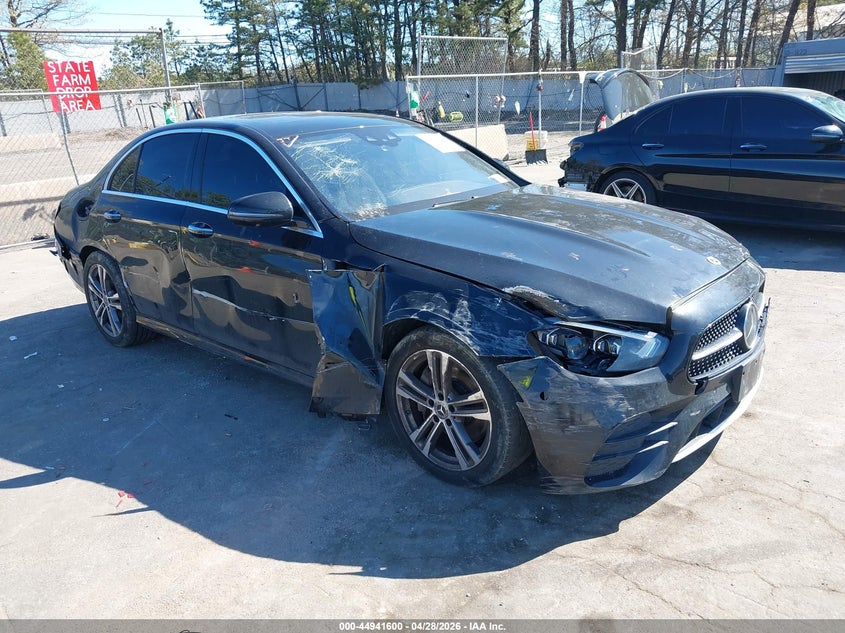 2022 Mercedes-benz E-klasse VIN W1KZF8EB9NB059838 — IAAI salvage auction photo