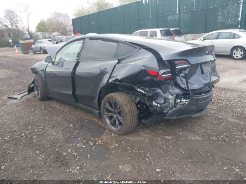 2025 Tesla Model y VIN 7SAYGDED8SA369646 IAAI salvage auction — FRONT & REAR, Salvage Title, sold $3,300 on 2026-07-07 (photo 3)
