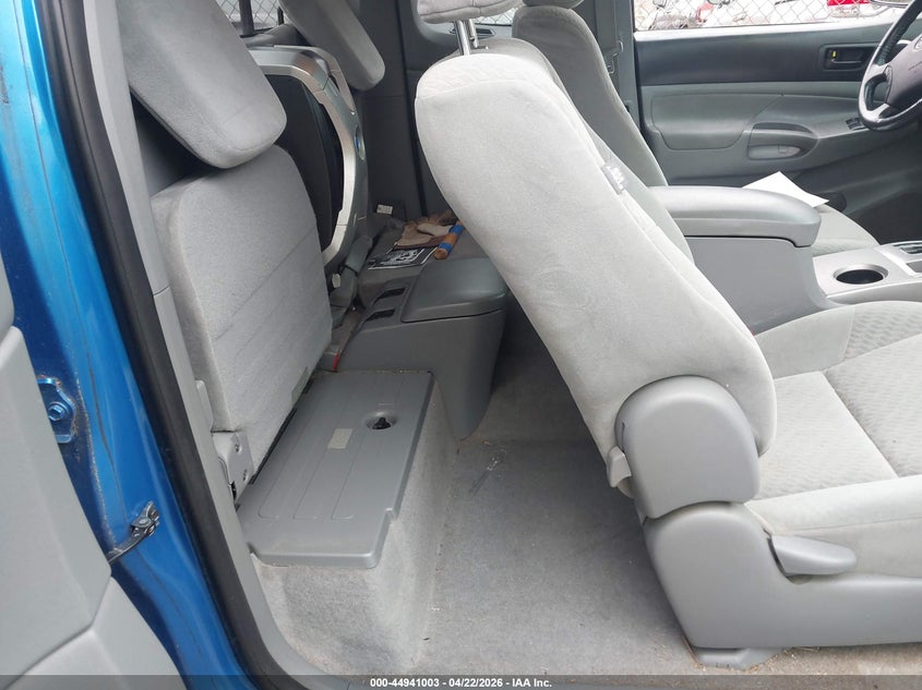 2010 Toyota Tacoma VIN 5TETX4CNXAZ692289 IAAI salvage auction — NORMAL WEAR, Salvage (Texas), sold $3,450 on 2026-07-14 (photo 8)