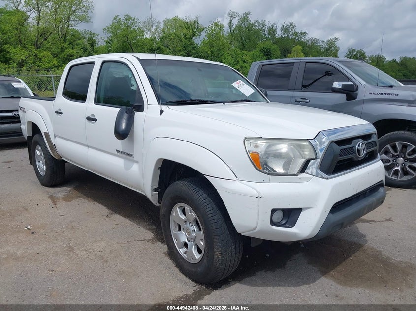 2015 Toyota Tacoma VIN 5TFLU4EN6FX138316 IAAI salvage auction — LEFT FRONT, Salvage Title, sold $6,800 on 2026-07-28 (photo 1)