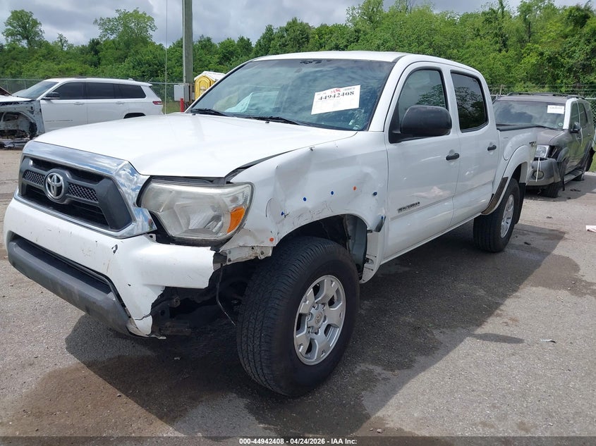 2015 Toyota Tacoma VIN 5TFLU4EN6FX138316 IAAI salvage auction — LEFT FRONT, Salvage Title, sold $6,800 on 2026-07-28 (photo 2)