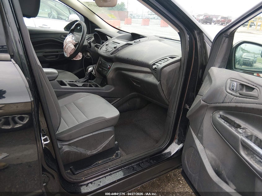 2017 Ford Escape VIN 1FMCU0F76HUC01102 IAAI salvage auction — LEFT SIDE, Salvage Title, sold $400 on 2026-07-19 (photo 5)