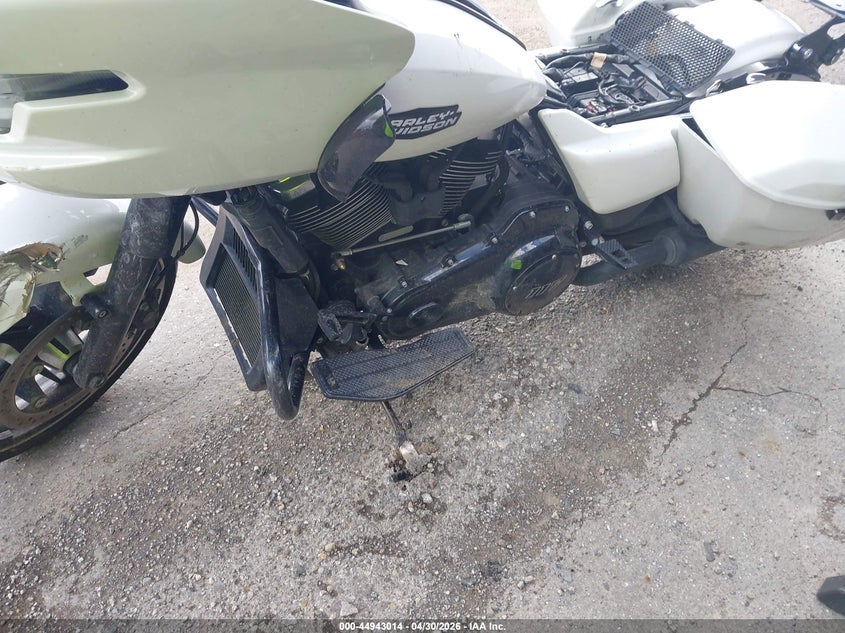 2024 Harley-davidson Road glide VIN 1HD1KH718RB626889 IAAI salvage auction — FRONT END, Salvage (Ohio), sold $8,800 on 2026-09-01 (photo 9)